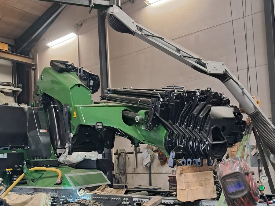 Truck crane assembly