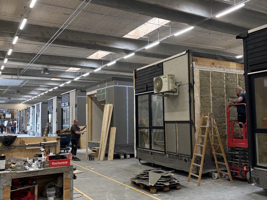 Modular construction hall